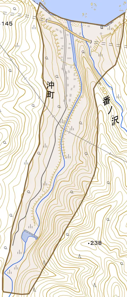 大字沖町とその周辺の地図。町の範囲を重ねている
