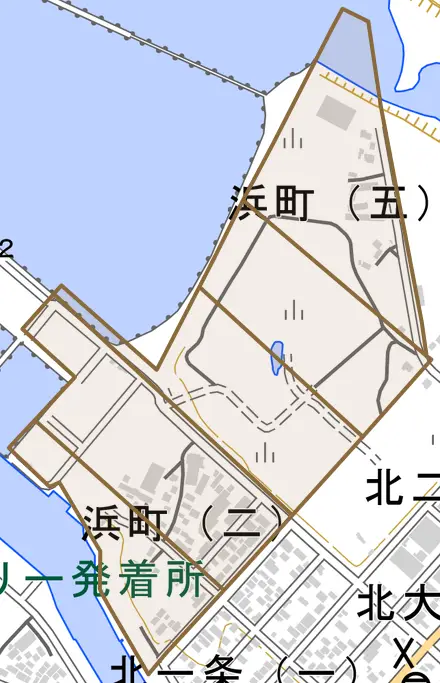 浜町とその周辺の地図。町の範囲を重ねている