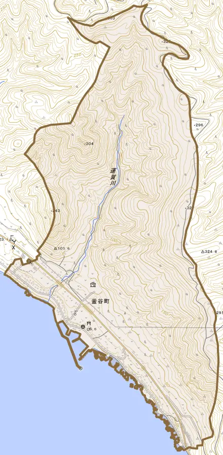 釜谷町とその周辺の地図。町の範囲を重ねている