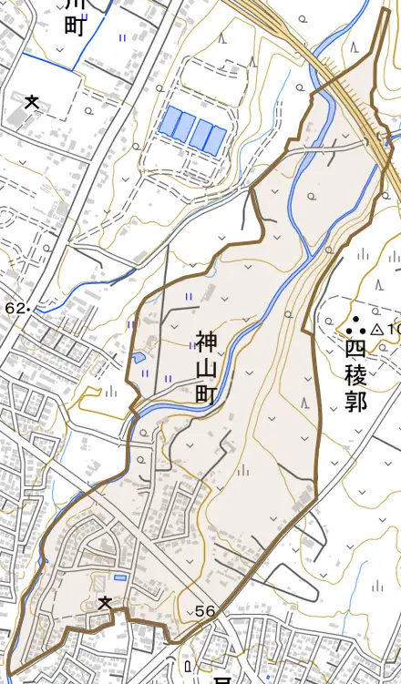 神山町とその周辺の地図。町の範囲を重ねている