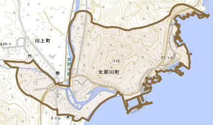 女那川町とその周辺の地図。町の範囲を重ねている