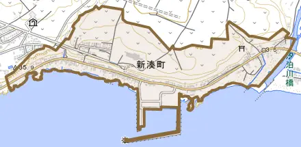 新湊町とその周辺の地図。町の範囲を重ねている