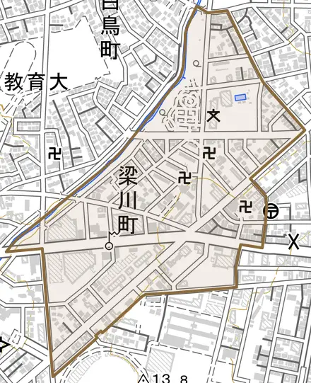 梁川町とその周辺の地図。町の範囲を重ねている