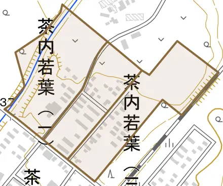 茶内若葉とその周辺の地図。町の範囲を重ねている