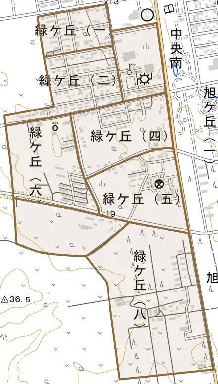緑ケ丘とその周辺の地図。町の範囲を重ねている