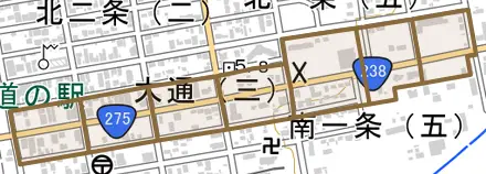 大通とその周辺の地図。町の範囲を重ねている