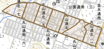 丸山通北とその周辺の地図。町の範囲を重ねている