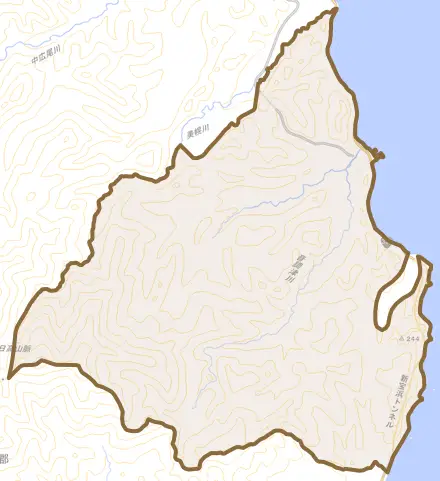 字音調津とその周辺の地図。町の範囲を重ねている