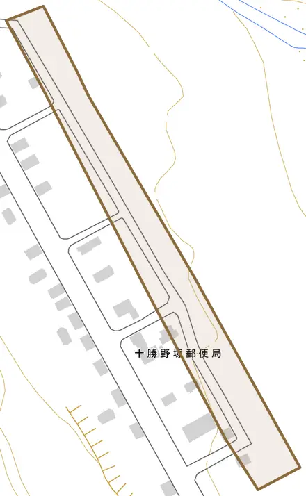 字野塚東通とその周辺の地図。町の範囲を重ねている