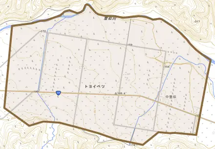 字トヨイベツとその周辺の地図。町の範囲を重ねている