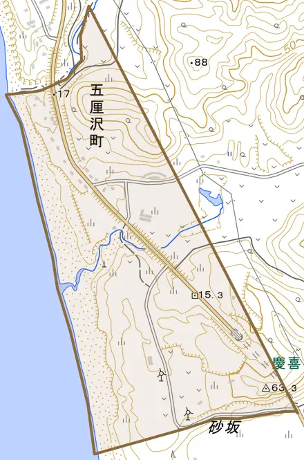 字五厘沢町とその周辺の地図。町の範囲を重ねている
