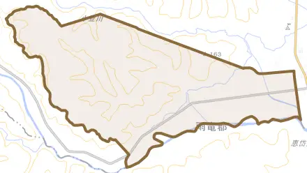 字三谷とその周辺の地図。町の範囲を重ねている