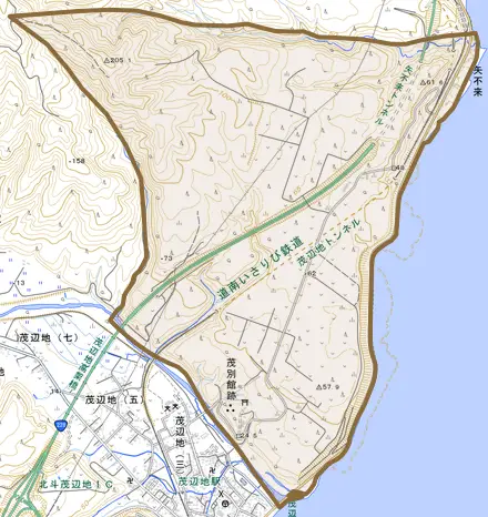 矢不来とその周辺の地図。町の範囲を重ねている