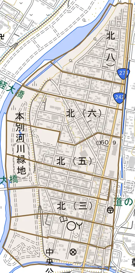 北とその周辺の地図。町の範囲を重ねている