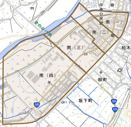 南とその周辺の地図。町の範囲を重ねている
