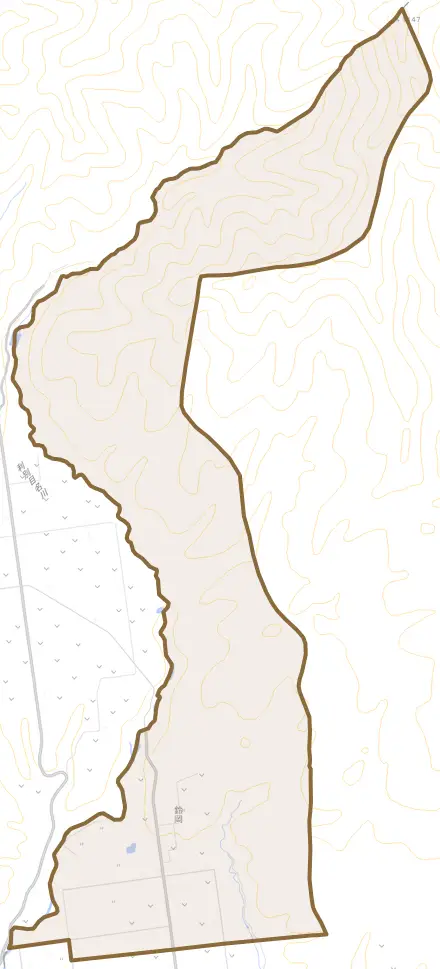 字鈴岡とその周辺の地図。町の範囲を重ねている