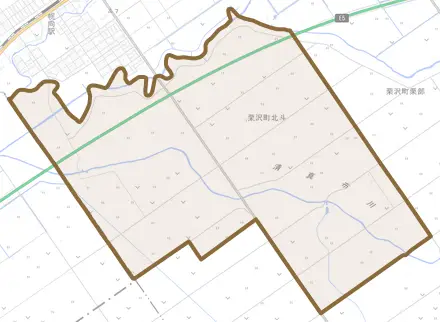 栗沢町北斗とその周辺の地図。町の範囲を重ねている