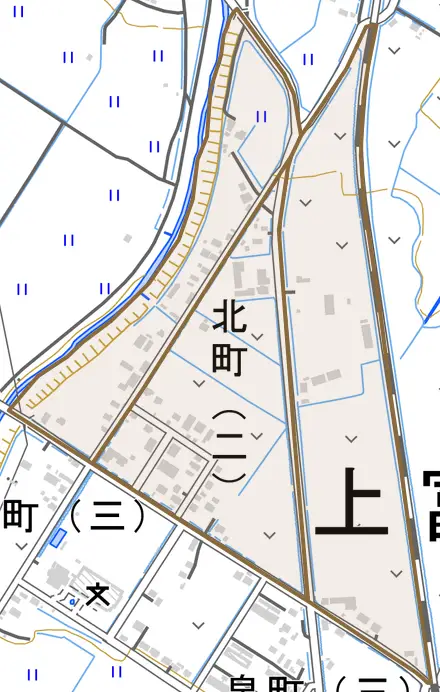 北町とその周辺の地図。町の範囲を重ねている