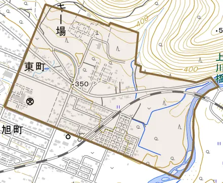 東町とその周辺の地図。町の範囲を重ねている