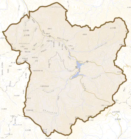 字層雲峡とその周辺の地図。町の範囲を重ねている