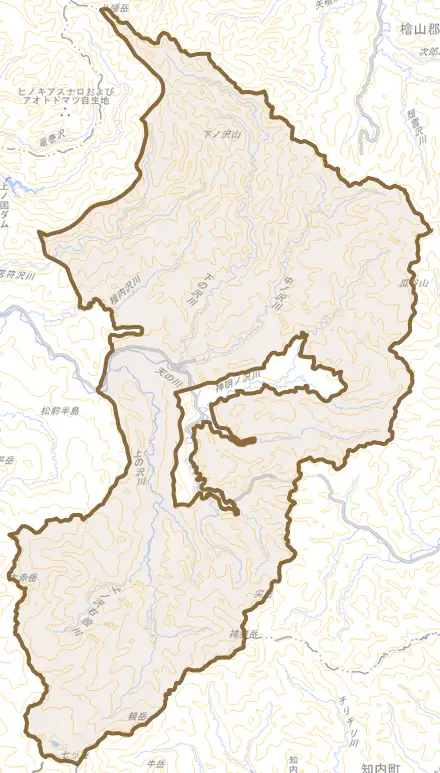 字湯ノ岱とその周辺の地図。町の範囲を重ねている
