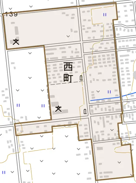 西町とその周辺の地図。町の範囲を重ねている