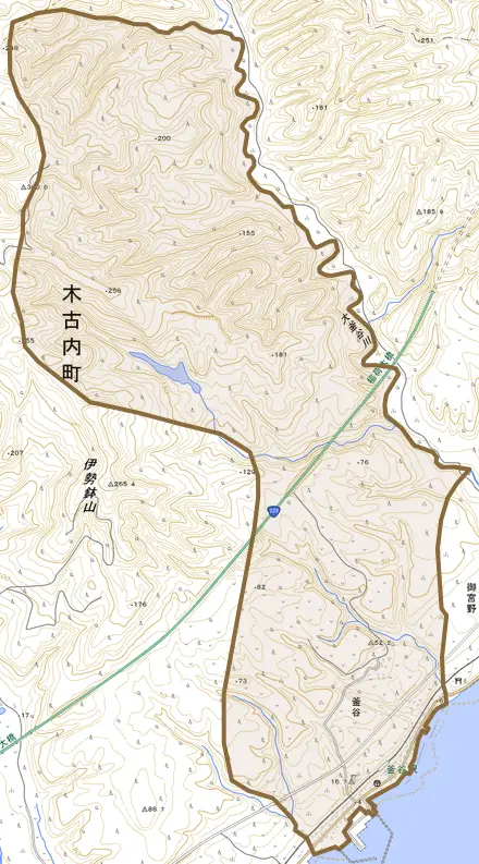 字釜谷とその周辺の地図。町の範囲を重ねている