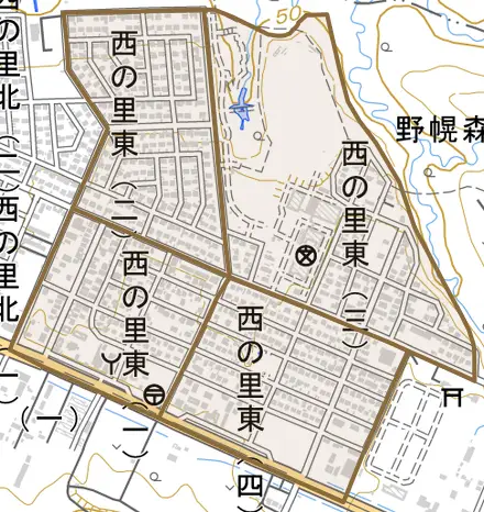 西の里東とその周辺の地図。町の範囲を重ねている
