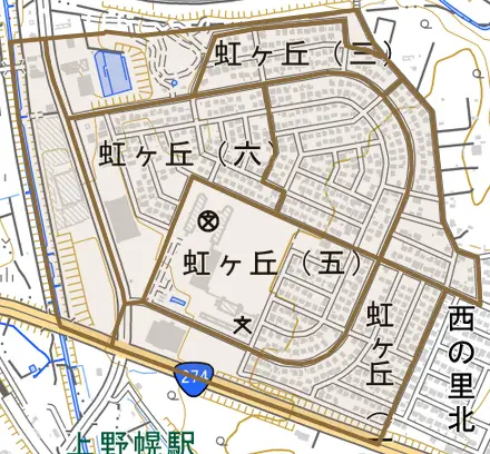 虹ヶ丘とその周辺の地図。町の範囲を重ねている