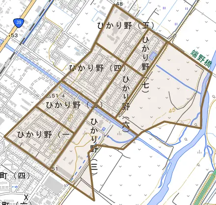 ひかり野とその周辺の地図。町の範囲を重ねている