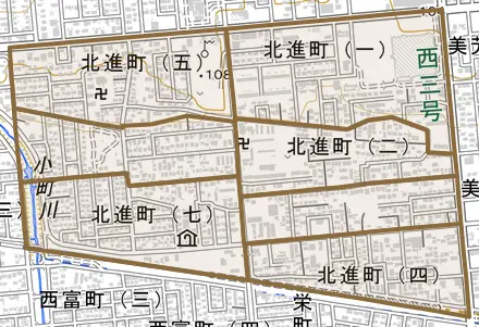 北進町とその周辺の地図。町の範囲を重ねている