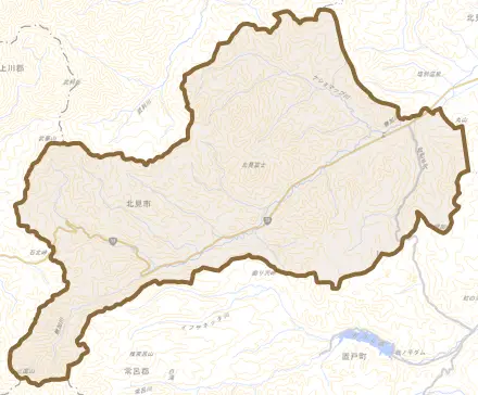 留辺蘂町厚和とその周辺の地図。町の範囲を重ねている