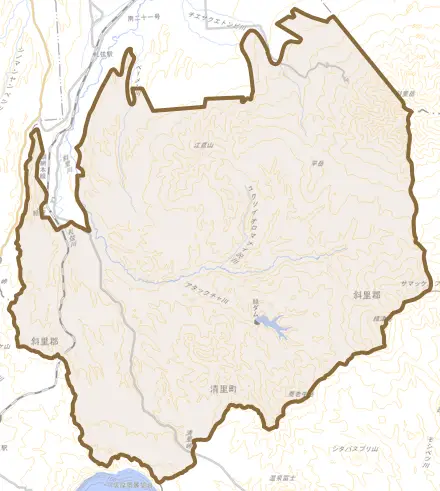 字清泉とその周辺の地図。町の範囲を重ねている