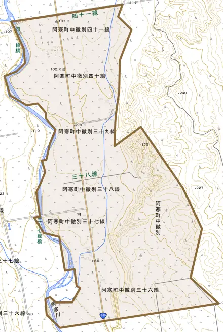 阿寒町中徹別とその周辺の地図。町の範囲を重ねている