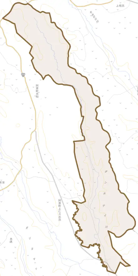 阿寒町仁々志別とその周辺の地図。町の範囲を重ねている