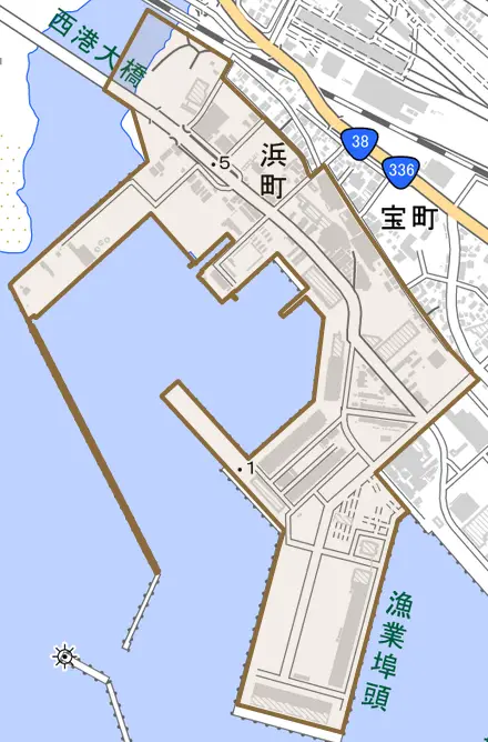 浜町とその周辺の地図。町の範囲を重ねている