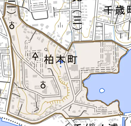 柏木町とその周辺の地図。町の範囲を重ねている
