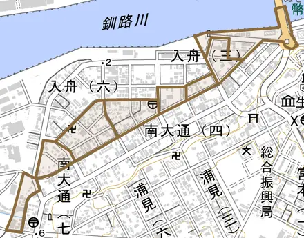 大町とその周辺の地図。町の範囲を重ねている