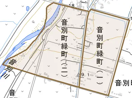 音別町緑町とその周辺の地図。町の範囲を重ねている