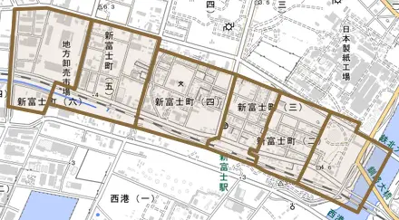 新富士町とその周辺の地図。町の範囲を重ねている