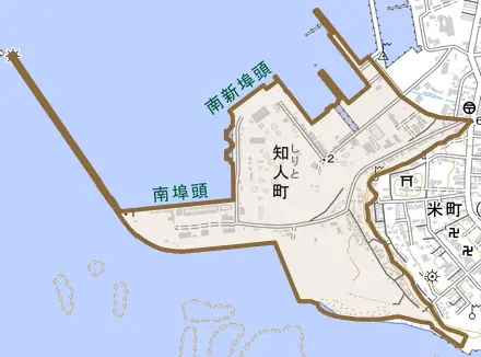 知人町とその周辺の地図。町の範囲を重ねている