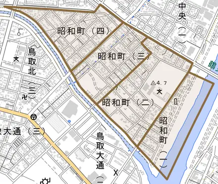 昭和町とその周辺の地図。町の範囲を重ねている