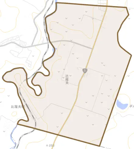字比羅夫とその周辺の地図。町の範囲を重ねている