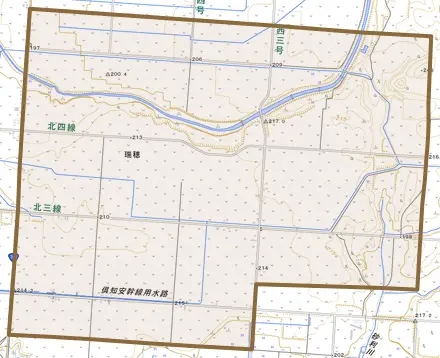 字瑞穂とその周辺の地図。町の範囲を重ねている