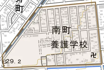 南町とその周辺の地図。町の範囲を重ねている