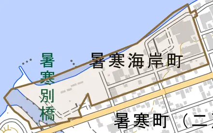 暑寒海岸町とその周辺の地図。町の範囲を重ねている