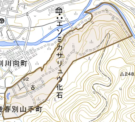 幾春別山手町とその周辺の地図。町の範囲を重ねている