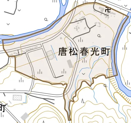唐松春光町とその周辺の地図。町の範囲を重ねている