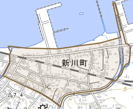 字新川町とその周辺の地図。町の範囲を重ねている