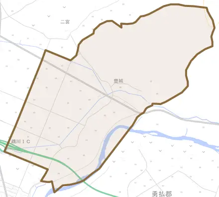 豊城とその周辺の地図。町の範囲を重ねている